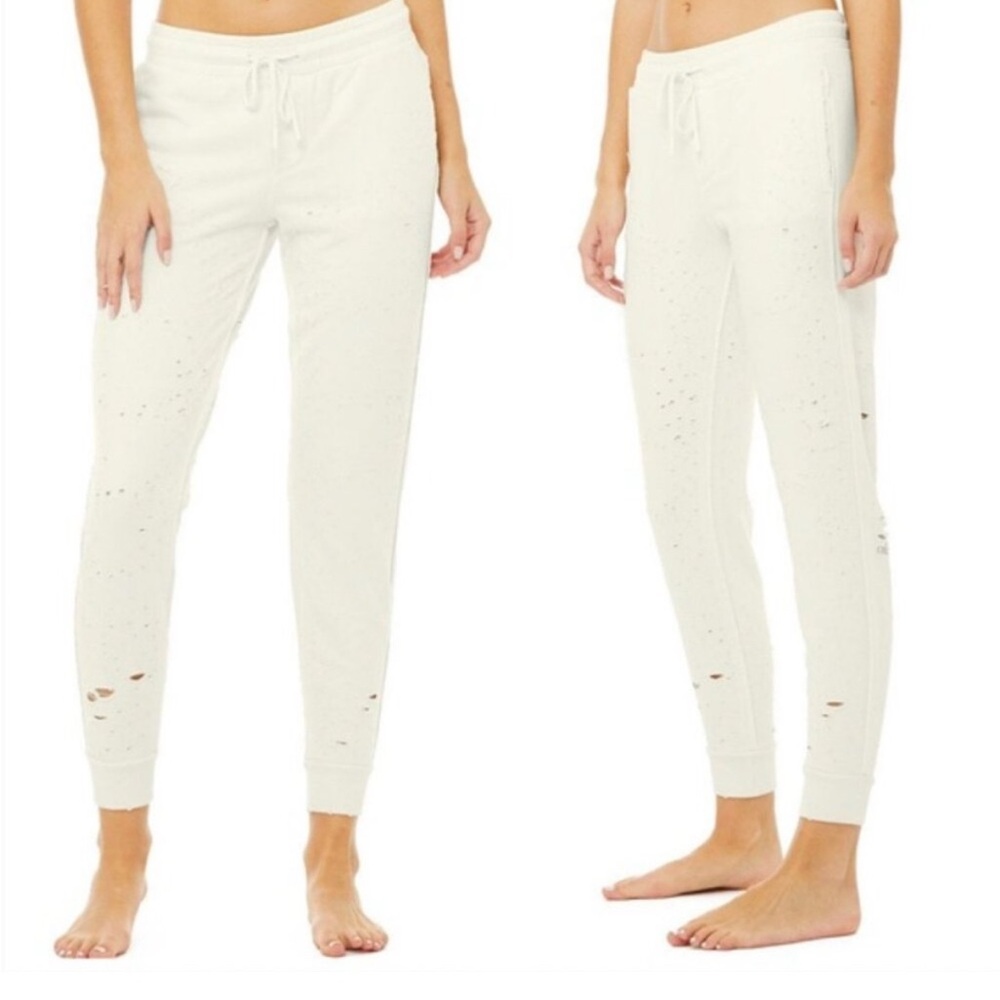 ALO Yoga Cream Fierce Jogger Pants